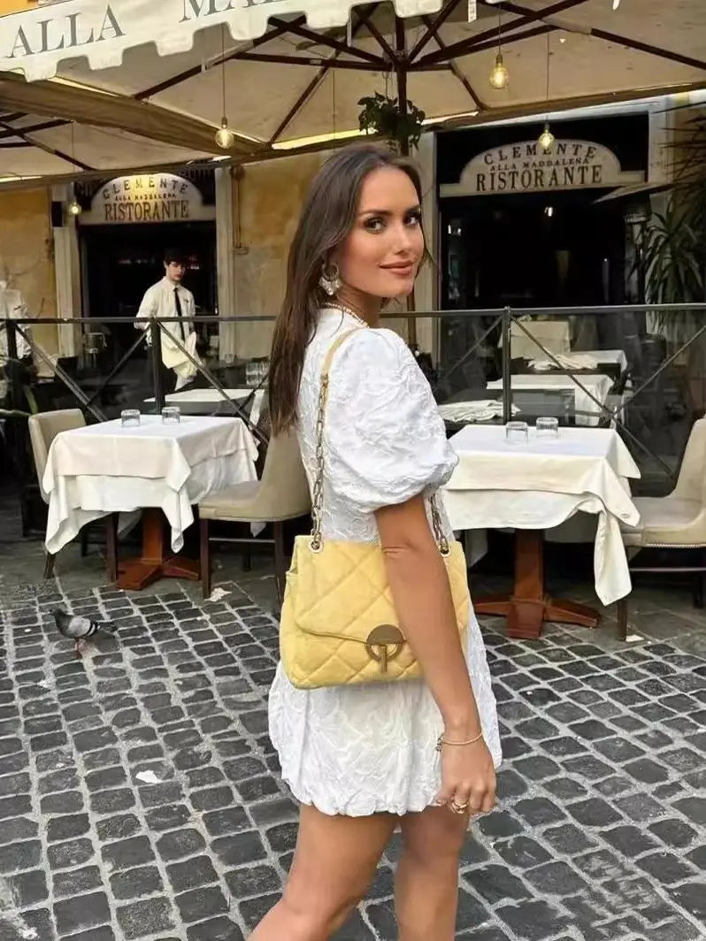 Mini Vestido Branco com Saia e Manga Bufante - Donna Boneca