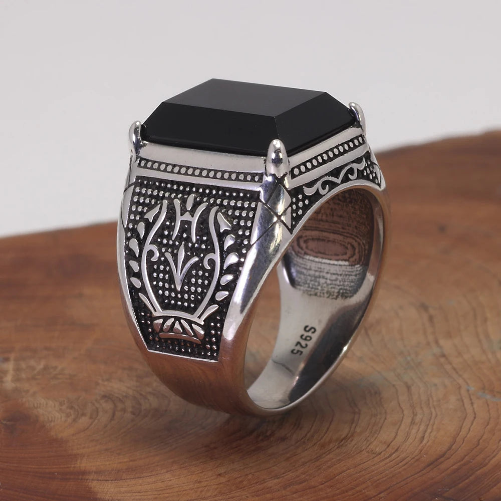 Anel de Prata Masculino com Pedra Onix Preta