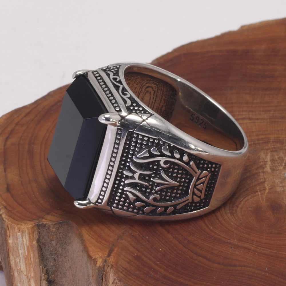 Anel de Prata Masculino com Pedra Onix Preta