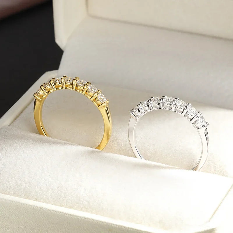 Aliança com Pedras de Diamantes Moissanites