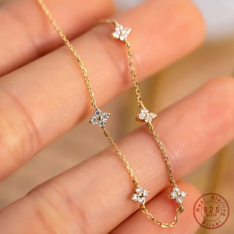 Pulseira Banhada Pequena Flor - Donna Boneca