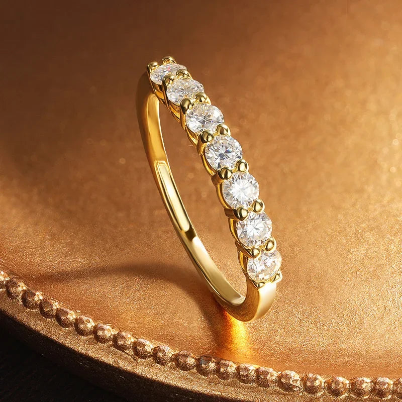 Aliança com Pedras de Diamantes Moissanites