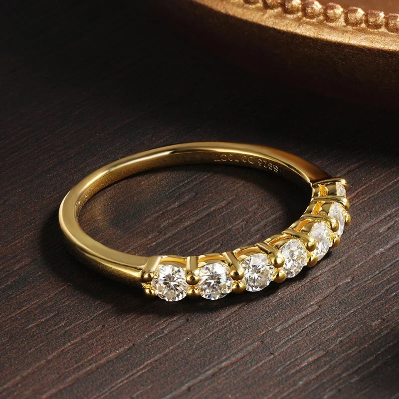 Aliança com Pedras de Diamantes Moissanites