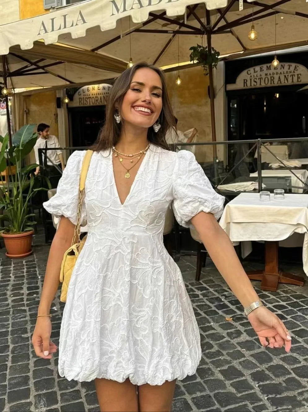 Mini Vestido Branco com Saia e Manga Bufante - Donna Boneca