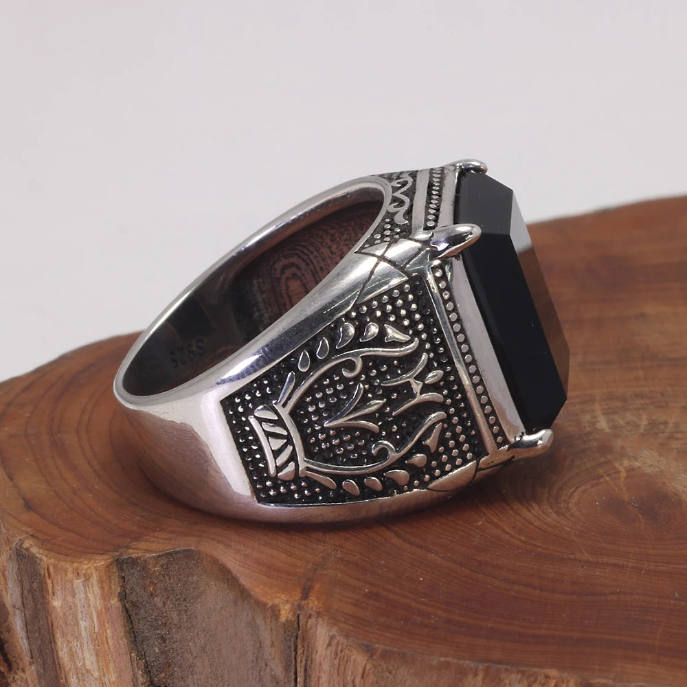 Anel de Prata Masculino com Pedra Onix Preta