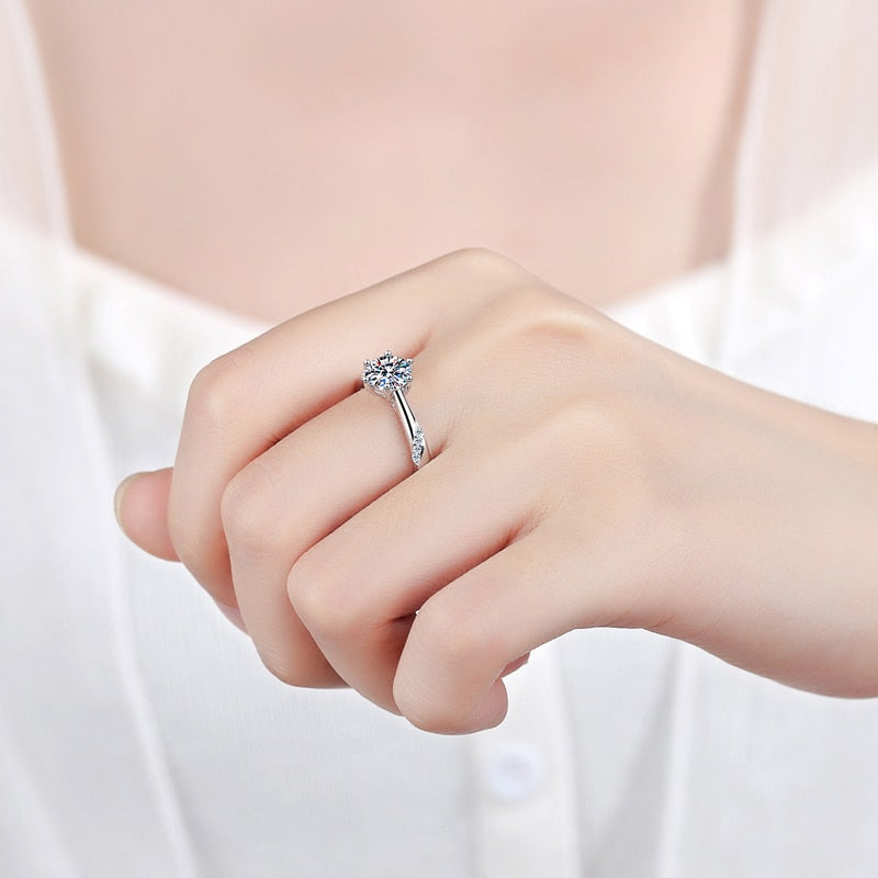 Anel em Prata com Diamante Moissanite - Donna Boneca